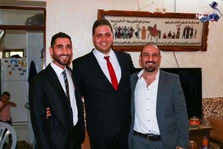 تتقدم عشيرة ال جرار بالتهنئة و التبريكات من ابن العم الغالي يزن نصفت فوزي جرار بمناسبة الخطوبة